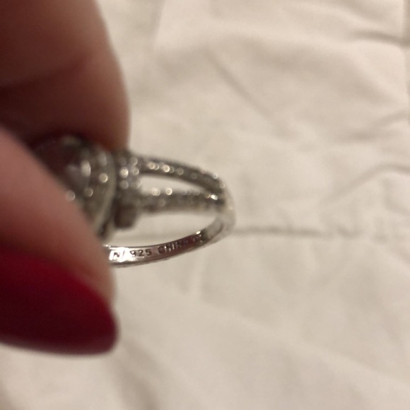 Halo engagement ring - Picture 5 of 5